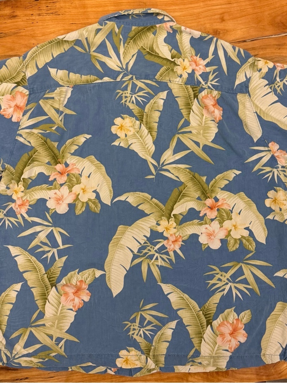 Tommy Bahama Hawaiian Shirt Men’s XL Blue Floral Tropical Camp Button Up - Picture 7 of 7